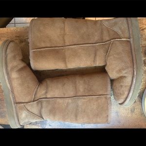 Tall chestnut Uggs